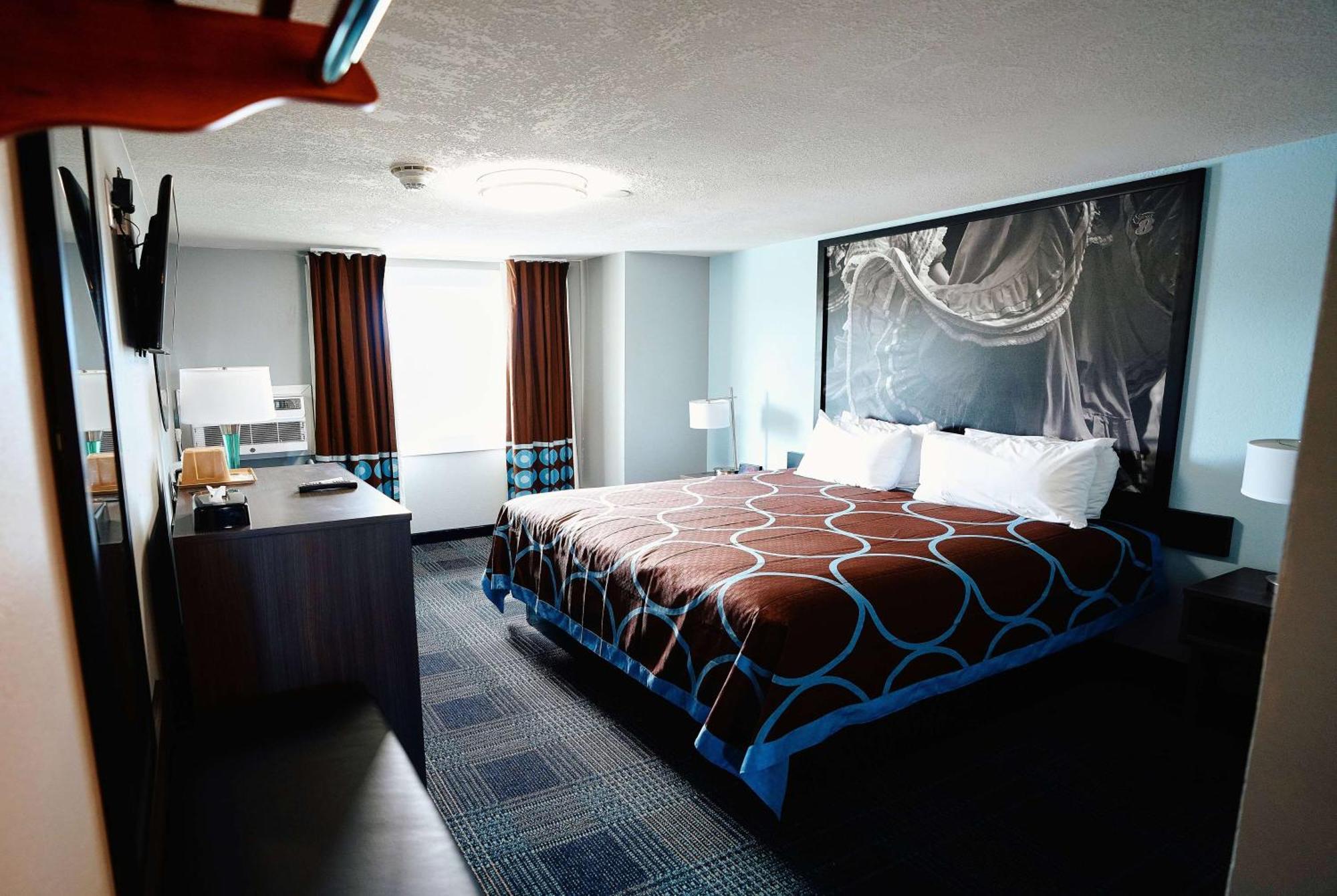 ซูเปอร์ 8 บาย วินด์แฮม พูโบล Hotel พัวโบล ภายนอก รูปภาพ