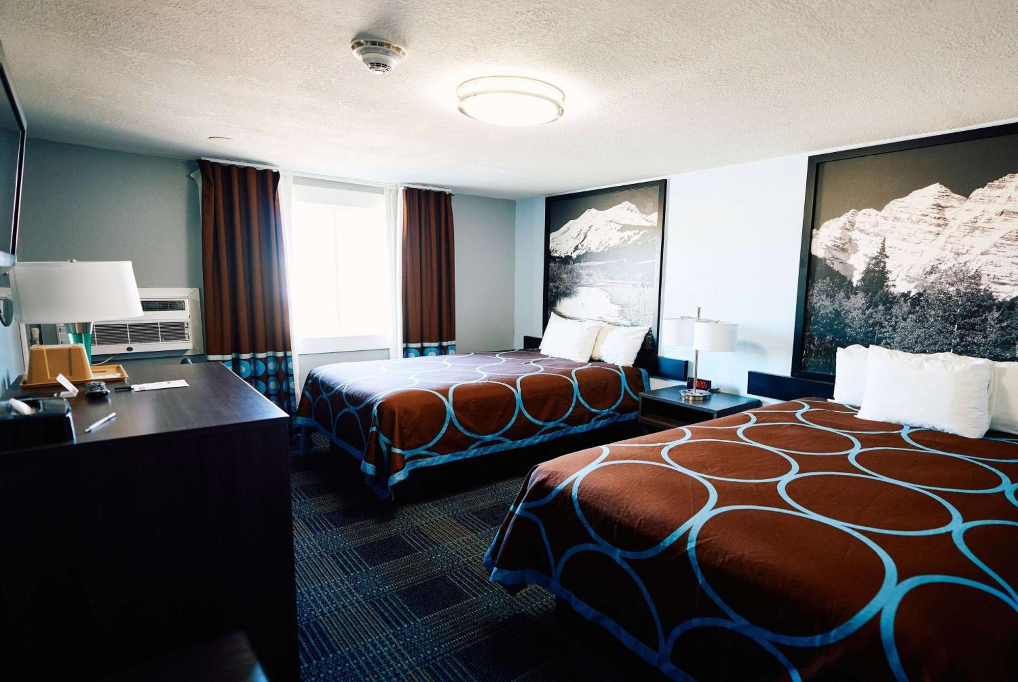 ซูเปอร์ 8 บาย วินด์แฮม พูโบล Hotel พัวโบล ภายนอก รูปภาพ