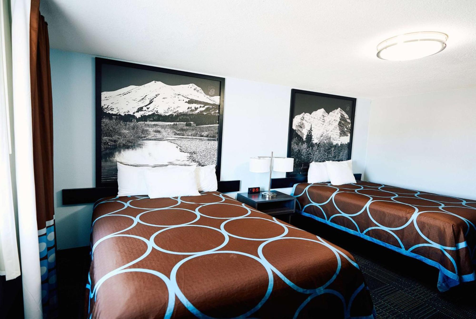 ซูเปอร์ 8 บาย วินด์แฮม พูโบล Hotel พัวโบล ภายนอก รูปภาพ